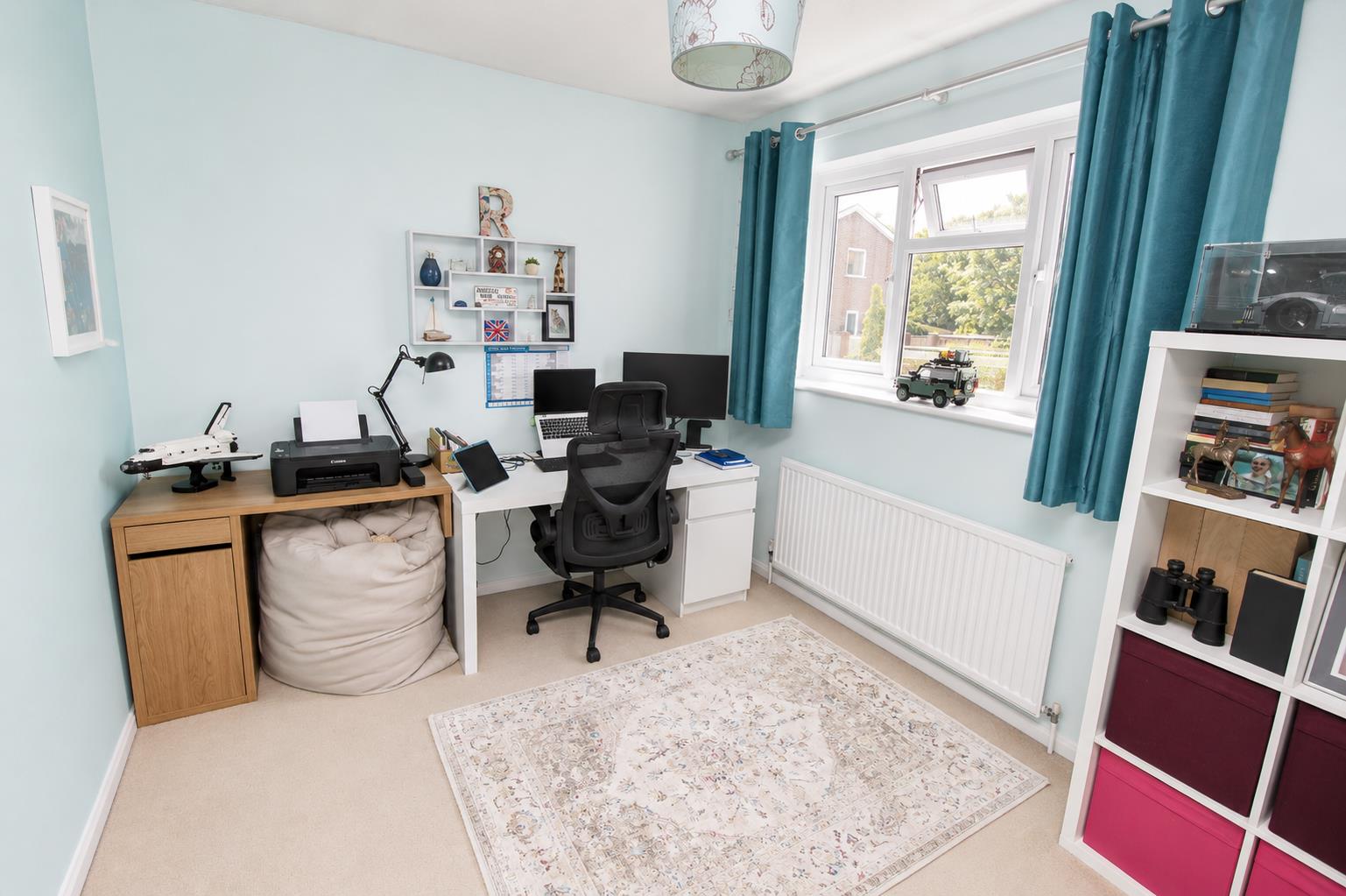 Primrose Close, Purley On Thames, Reading